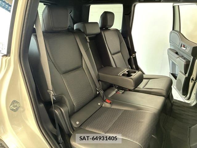 Toyota Land Cruiser 250 2024-10 7327806-11