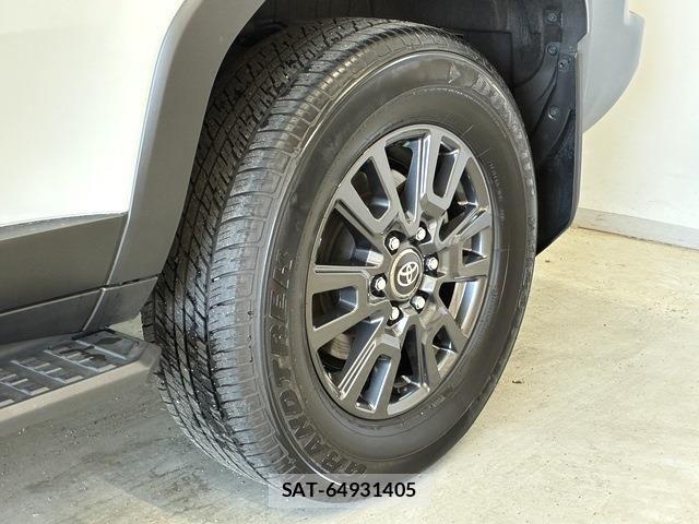 Toyota Land Cruiser 250 2024-10 7327806-26