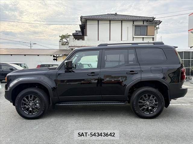 Toyota Land Cruiser 250 2024-10 7327812-10