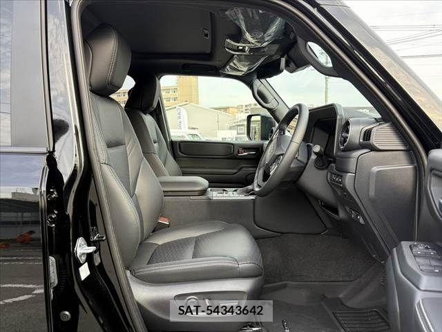Toyota Land Cruiser 250 2024-10 7327812-15