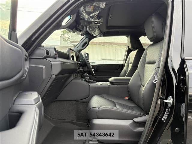 Toyota Land Cruiser 250 2024-10 7327812-16