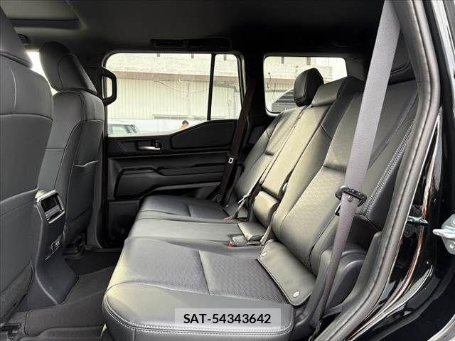 Toyota Land Cruiser 250 2024-10 7327812-18