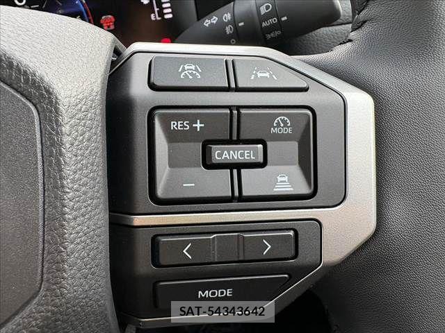 Toyota Land Cruiser 250 2024-10 7327812-6