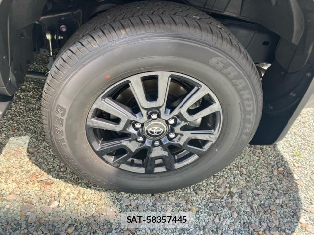 Toyota Land Cruiser 250 2025-06 7327807-4