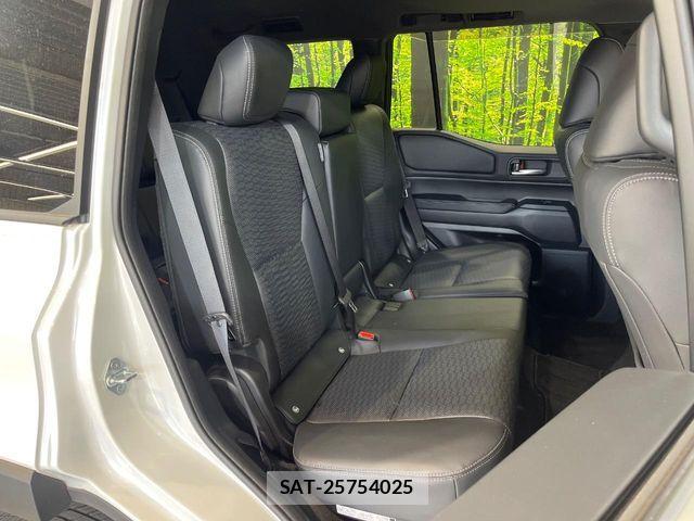 Toyota Land Cruiser 250 2024-09 7327813-8