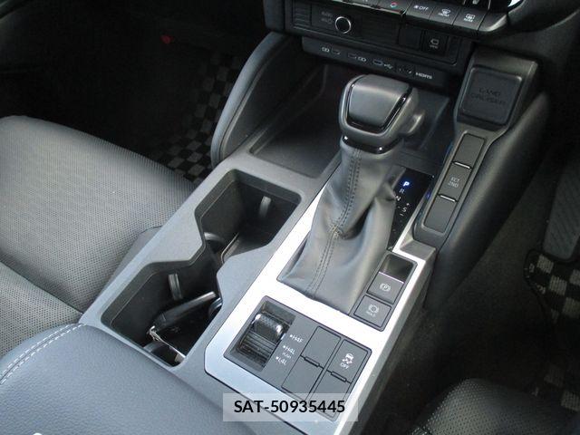 Toyota Land Cruiser 250 2024-10 7327819-22