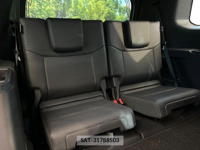 Toyota Land Cruiser 250 2024-10 7327818-9