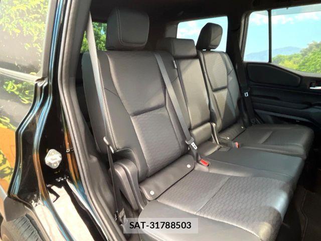 Toyota Land Cruiser 250 2024-10 7327818-8