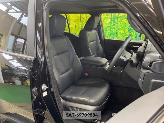 Toyota Land Cruiser 250 2024-10 7327817-9