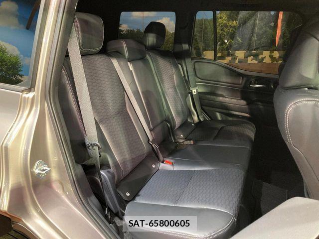 Toyota Land Cruiser 250 2024-08 7358332-9