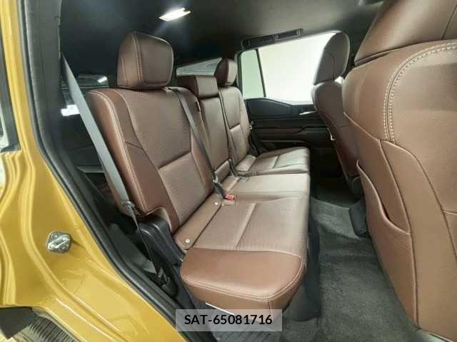 Toyota Land Cruiser 250 2024-10 7358324-5