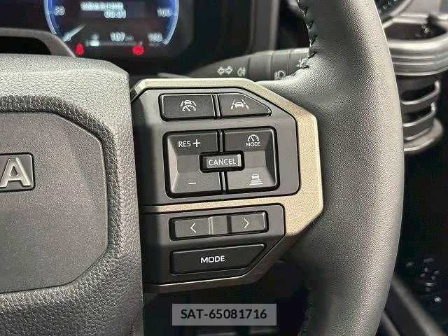 Toyota Land Cruiser 250 2024-10 7358324-8