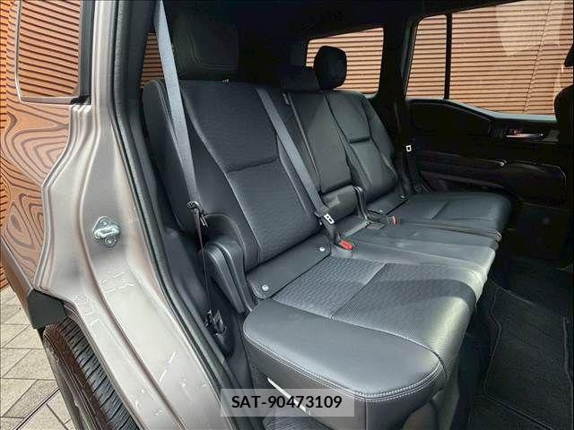 Toyota Land Cruiser 250 2025-02 7358338-8