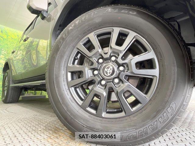 Toyota Land Cruiser 250 2024-10 7562305-12