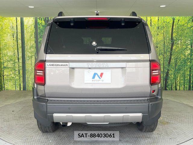 Toyota Land Cruiser 250 2024-10 7562305-15