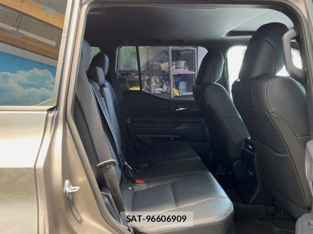 Toyota Land Cruiser 250 2025-04 7562303-7