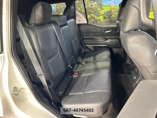 Toyota Land Cruiser 250 2024-10 7617416-8
