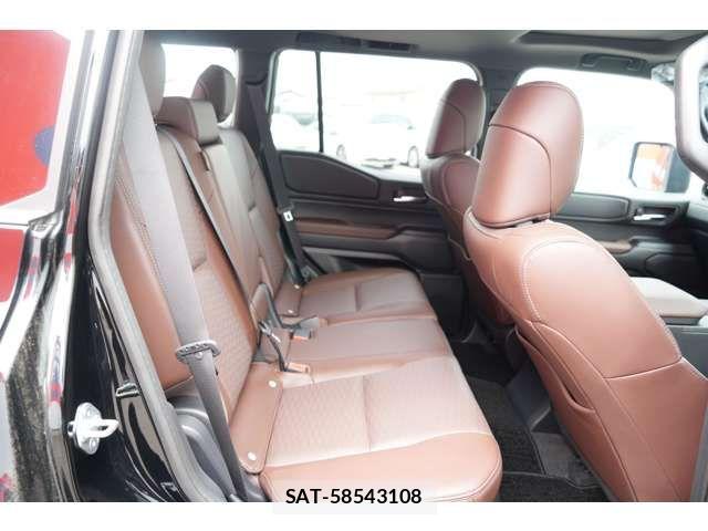 Toyota Land Cruiser 250 2024-11 7617410-10
