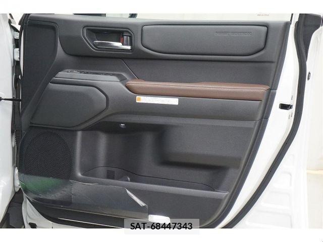 Toyota Land Cruiser 250 2024-01 7724714-12