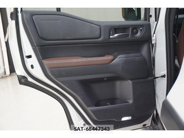 Toyota Land Cruiser 250 2024-01 7724714-15