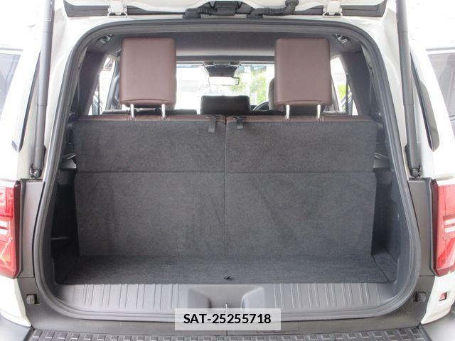 Toyota Land Cruiser 250 2024-07 7979652-10