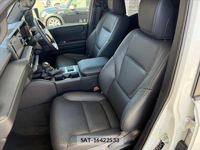 Toyota Land Cruiser 250 2025-05 8036246-16