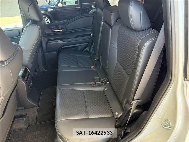 Toyota Land Cruiser 250 2025-05 8036246-17