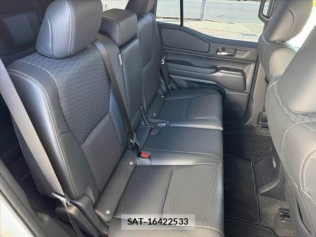 Toyota Land Cruiser 250 2025-05 8036246-18