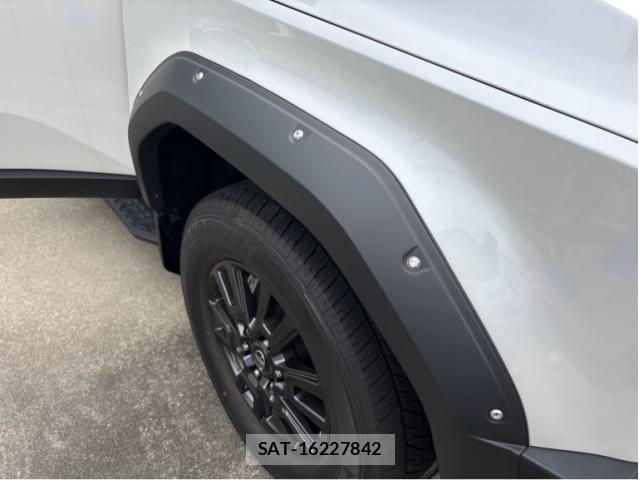 Toyota Land Cruiser 250 2025-04 8036243-13