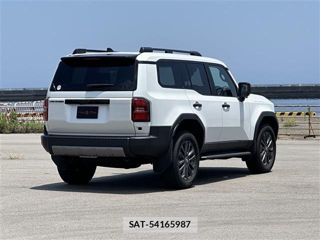 Toyota Land Cruiser 250 2025-02 8074215-2