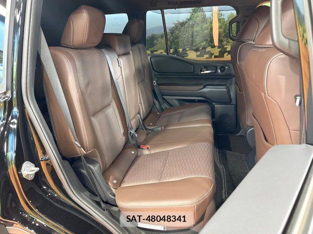 Toyota Land Cruiser 250 2024-06 8074216-8