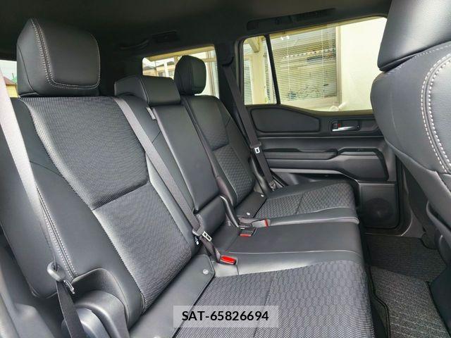 Toyota Land Cruiser 250 2024-09 8099921-4