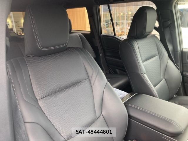 Toyota Land Cruiser 250 2024-08 8099940-6