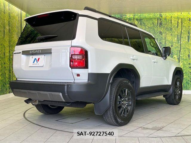 Toyota Land Cruiser 250 2025-07 8146009-17