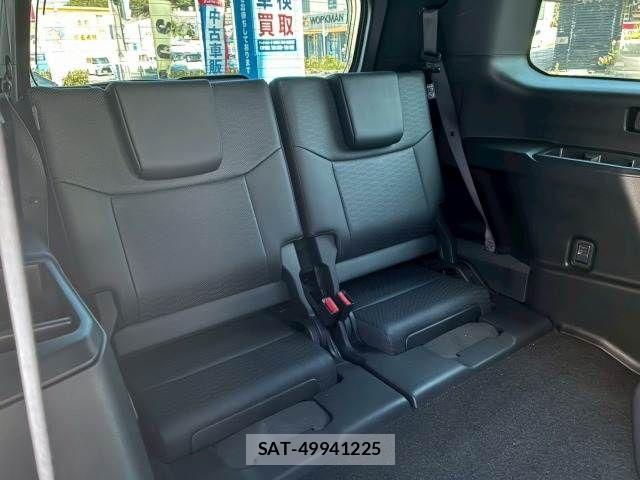 Toyota Land Cruiser 250 2024-09 8145996-11