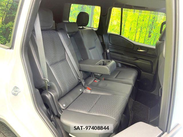 Toyota Land Cruiser 250 2025-04 8208144-8
