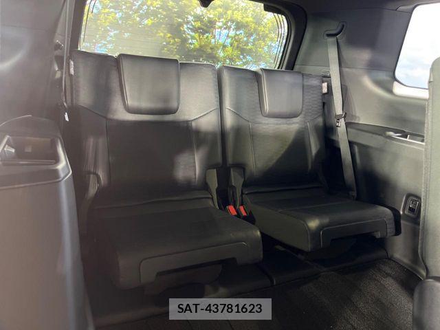 Toyota Land Cruiser 250 2025-04 8208154-11