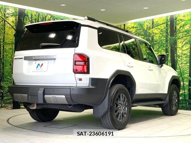 Toyota Land Cruiser 250 2025-01 8208151-17