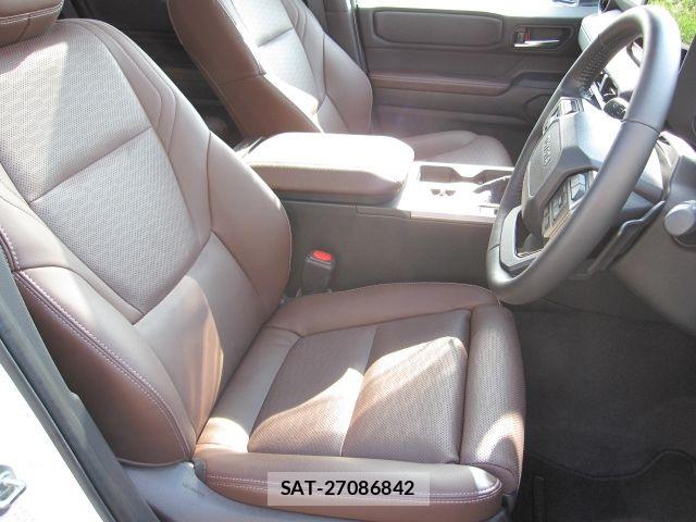 Toyota Land Cruiser 250 2025-03 8208132-1