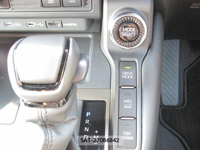 Toyota Land Cruiser 250 2025-03 8208132-24