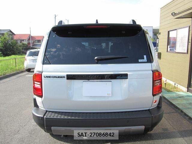 Toyota Land Cruiser 250 2025-03 8208132-8