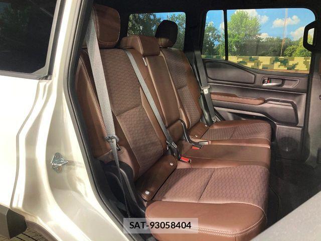 Toyota Land Cruiser 250 2024-07 8208142-9