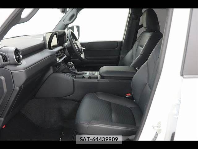 Toyota Land Cruiser 250 2025-04 8315031-11