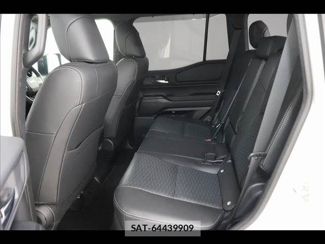 Toyota Land Cruiser 250 2025-04 8315031-12