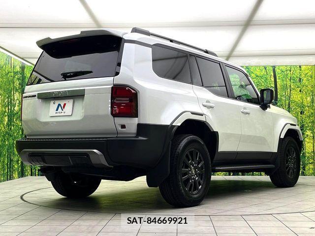 Toyota Land Cruiser 250 2024-10 8336408-16