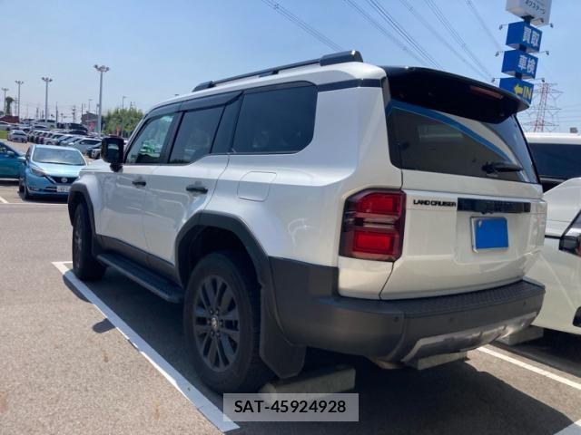 Toyota Land Cruiser 250 2024-08 8336411-2