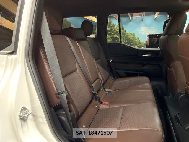 Toyota Land Cruiser 250 2024-06 8336406-8