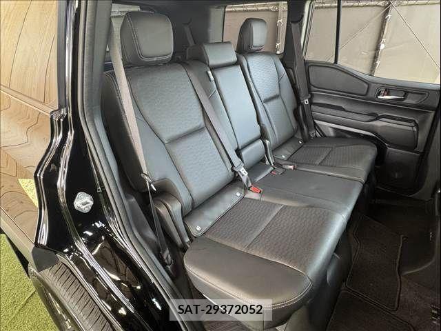 Toyota Land Cruiser 250 2024-07 8336426-5