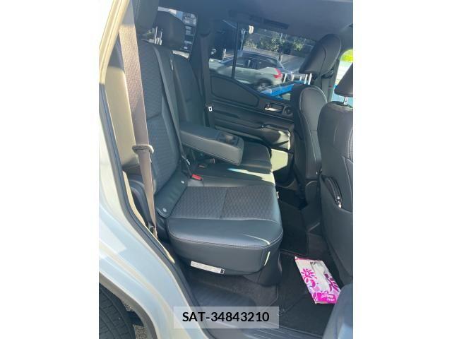 Toyota Land Cruiser 250 2024-07 8336416-9
