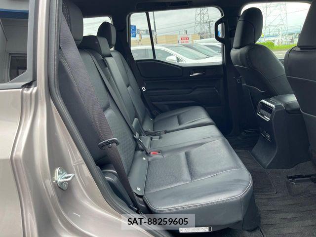 Toyota Land Cruiser 250 2025-09 8354787-8